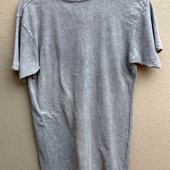 Van Halen Biker Pin Up T-shirt Mens Rock and Roll Music Gray Acid Wash Tee Sz S - Picture 4 of 5